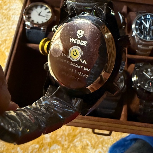 Weide Sport Watch - Picture 2 of 4